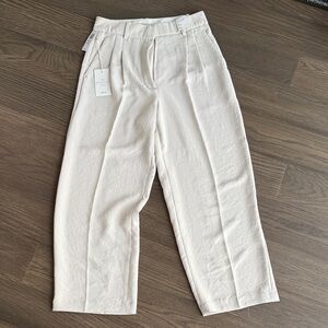 NWT Aritzia Wilfred Effortless Crop Pants in Matte Pearl
